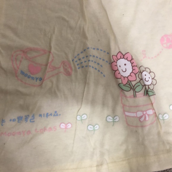 Moonya children’s extra large tee shirt - Picture 2 of 4